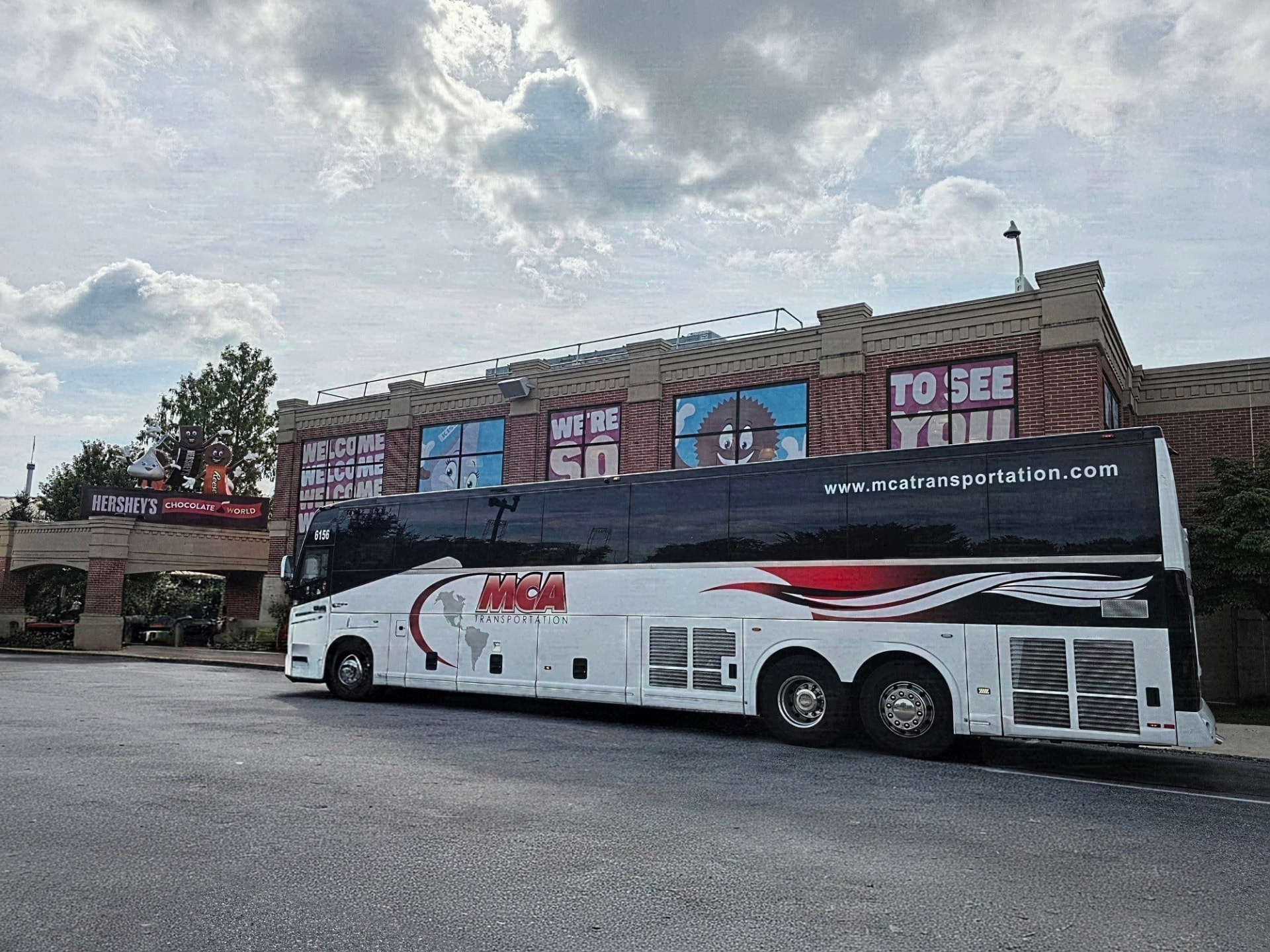 MCA Transportation motorcoach at Hershey's Chocolate World, Pennsylvania
