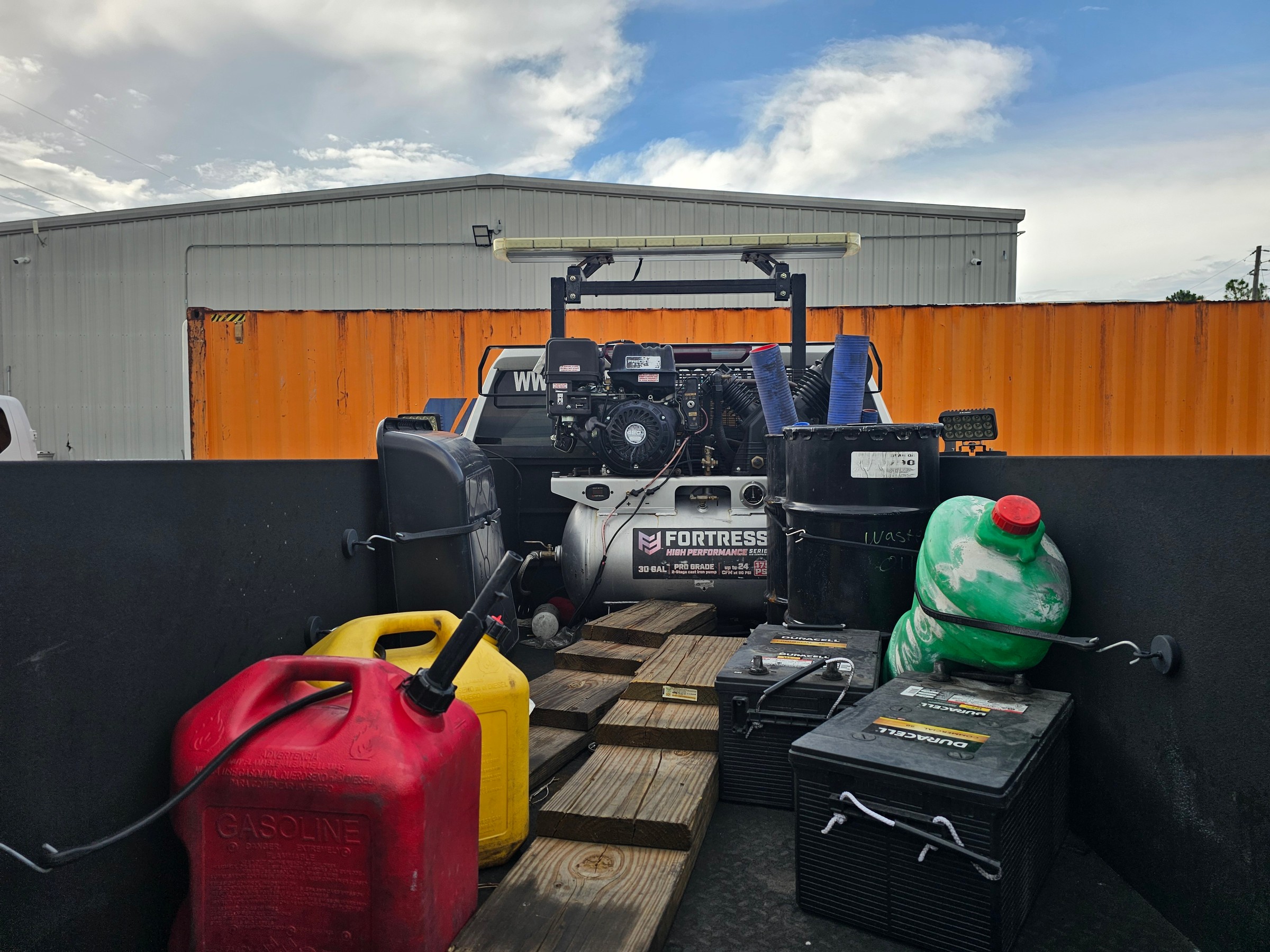 Mobile unit · service truck bed